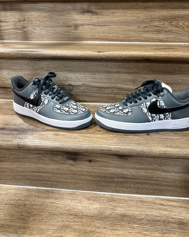 Cool grey Dior