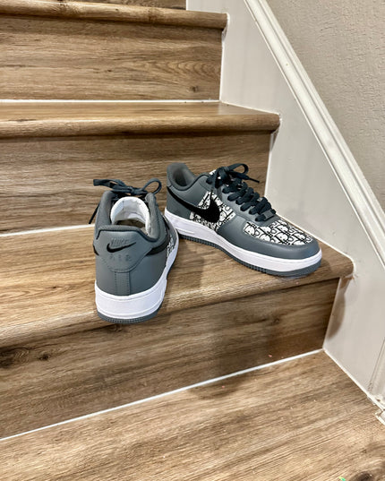 Cool grey Dior