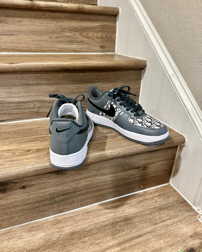 Cool grey Dior