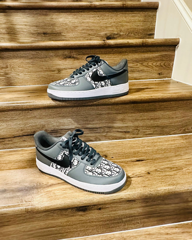 Cool grey Dior