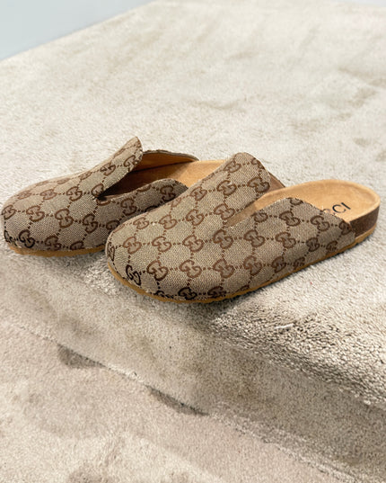 CUSTOM MULES