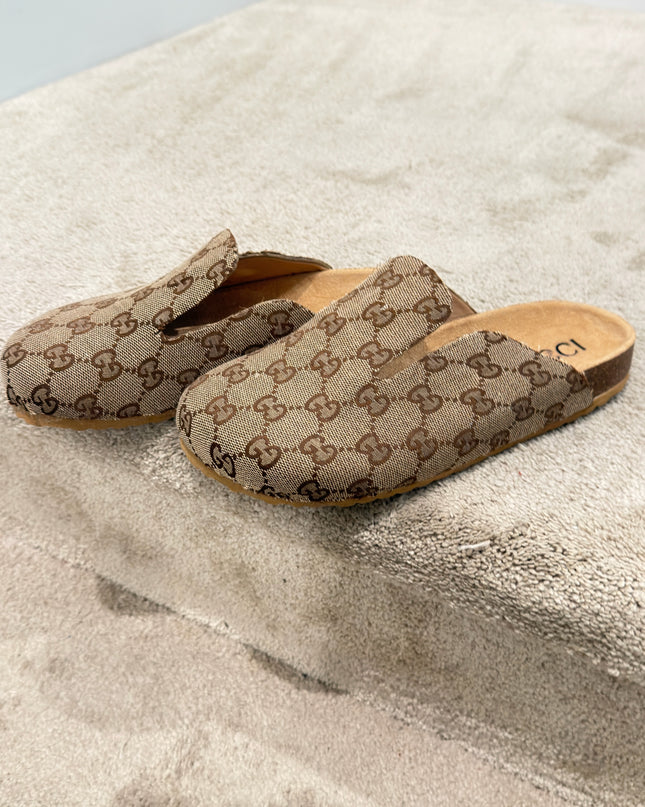 CUSTOM MULES