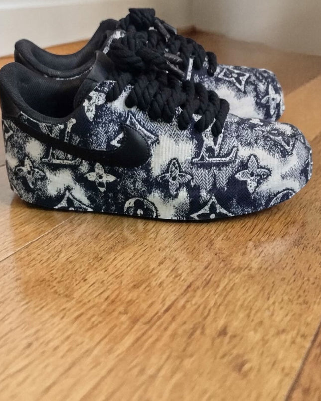 CUSTOM LV
