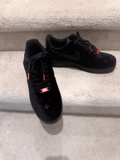 CUSTOM VELVET BLACKNESS