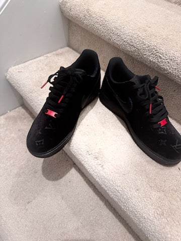 CUSTOM VELVET BLACKNESS
