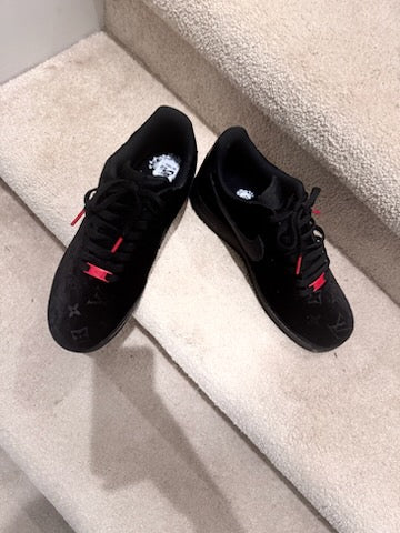 CUSTOM VELVET BLACKNESS