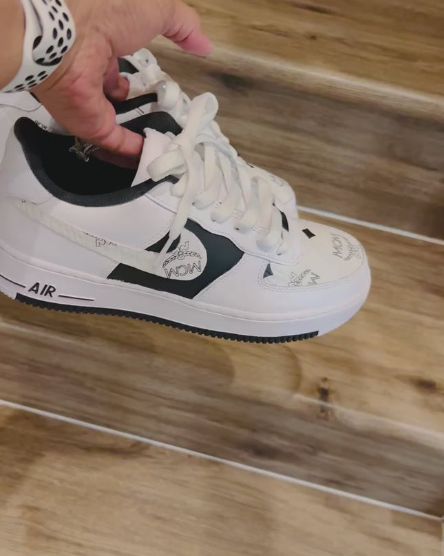 Black & White  AF1 MCM